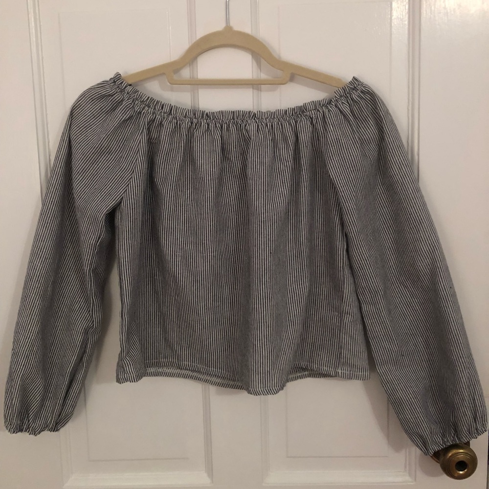 Brandy Melville off the shoulder top